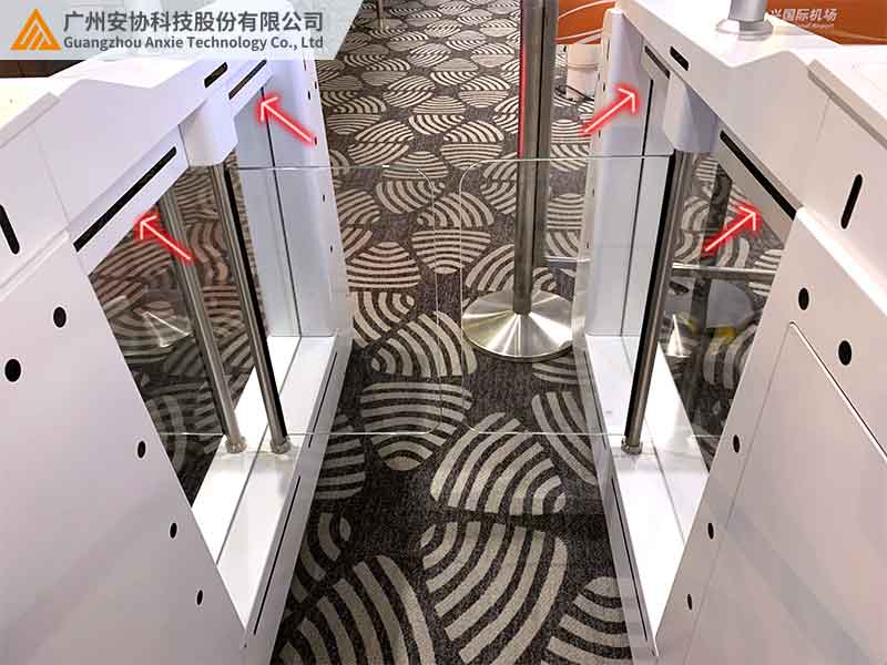 機場安檢的安全光柵通道應用案例.jpg